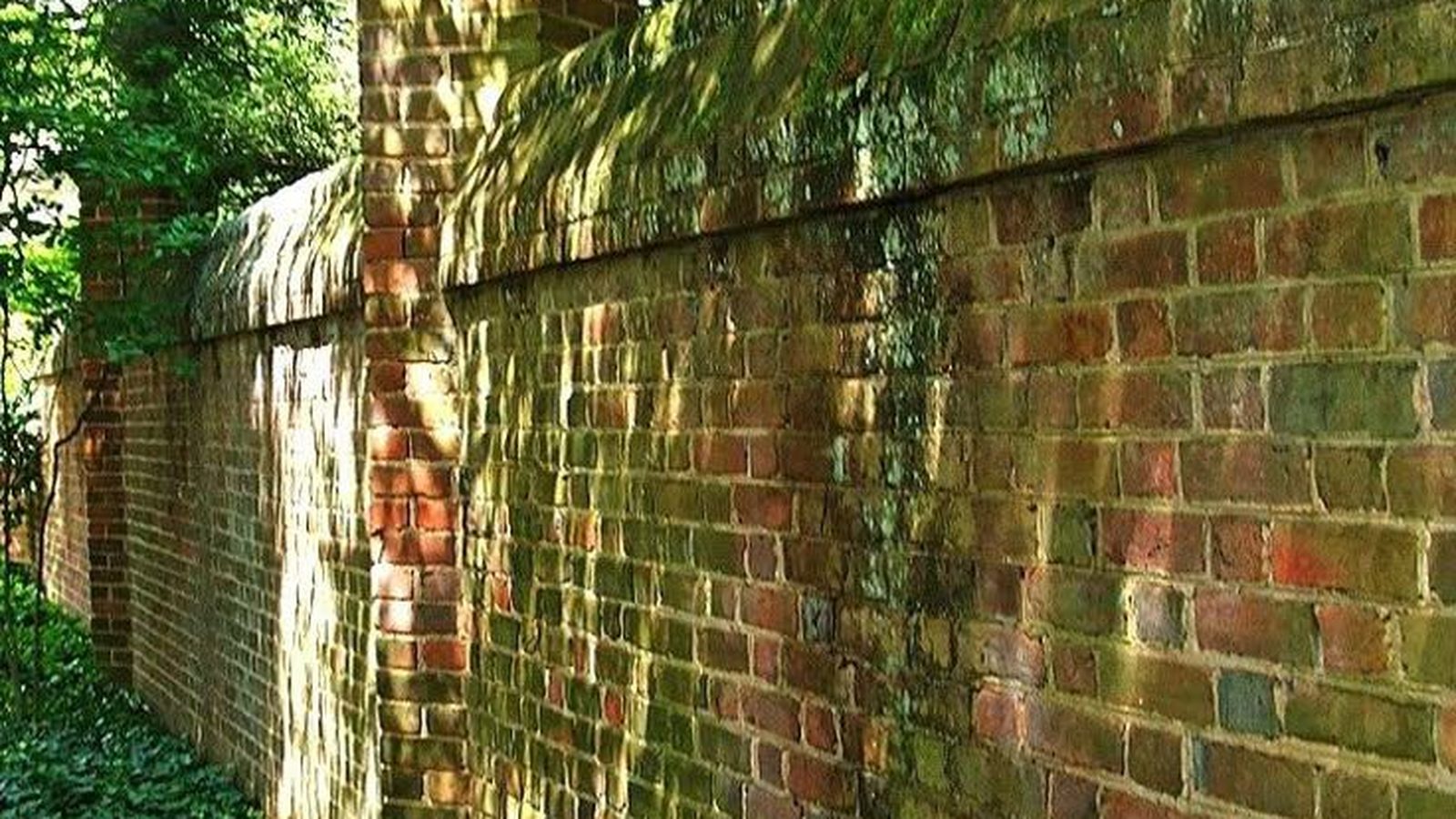 Brick Walls in London by London Bricklayer
